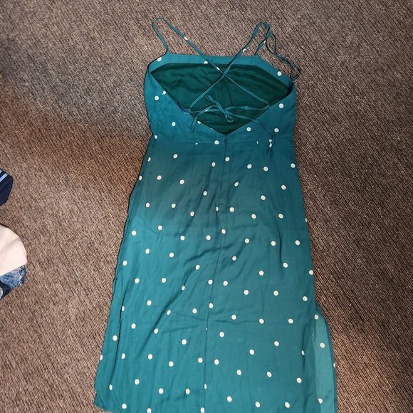 Green Low-Back Dress - Picture 4 of 5